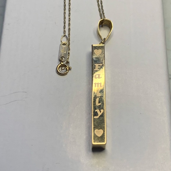 Michael Anthony Jewelry - 10k solid Michael Anthony Family/Faith/Friends/ Full of Life Pendant Necklace!